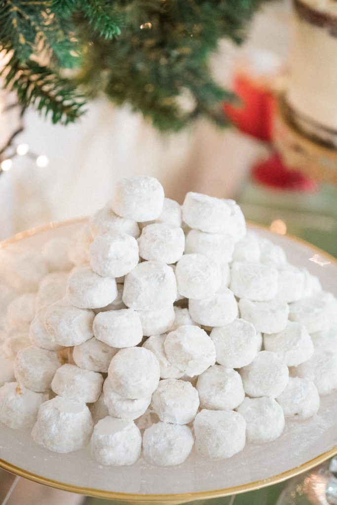 How to have a festive Christmas party 11