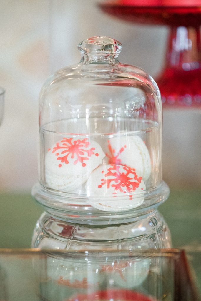 How to have a festive Christmas party 12