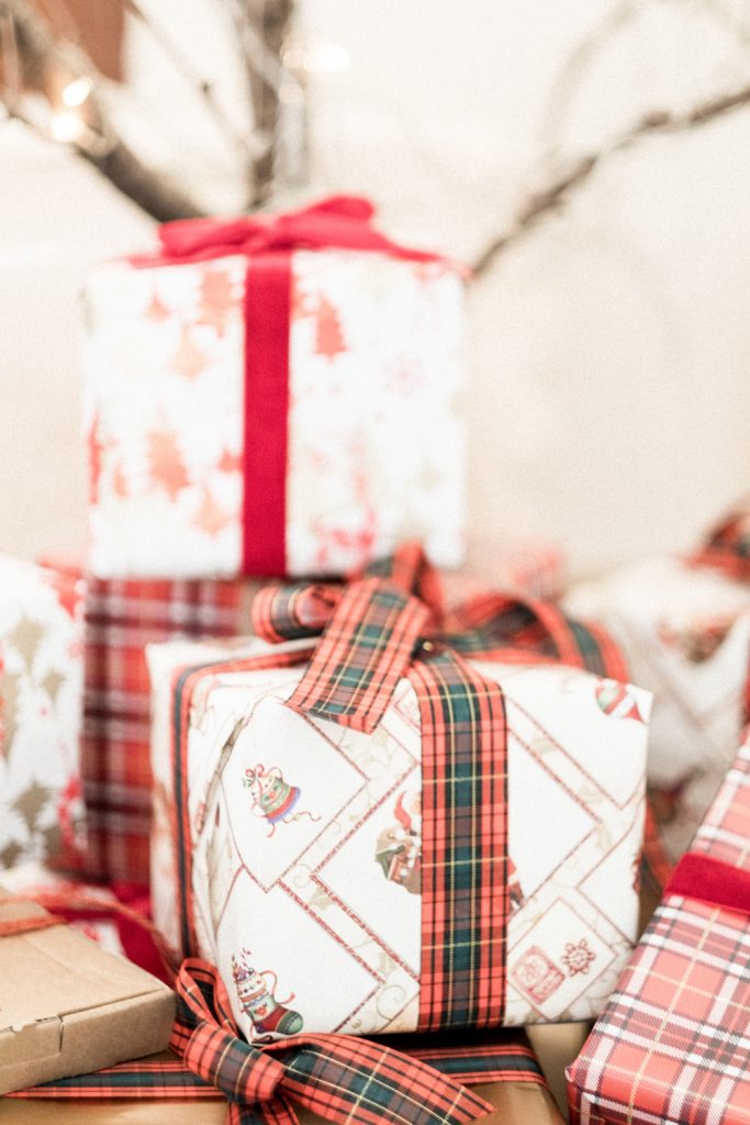 How to have a festive Christmas party 34