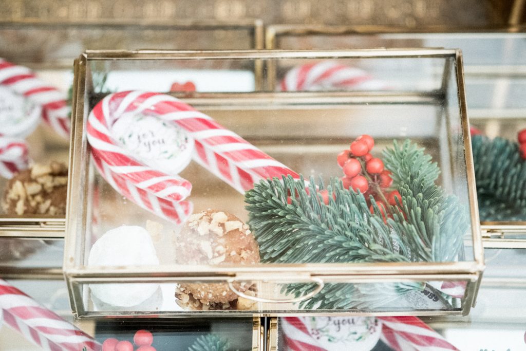 How to have a festive Christmas party 37