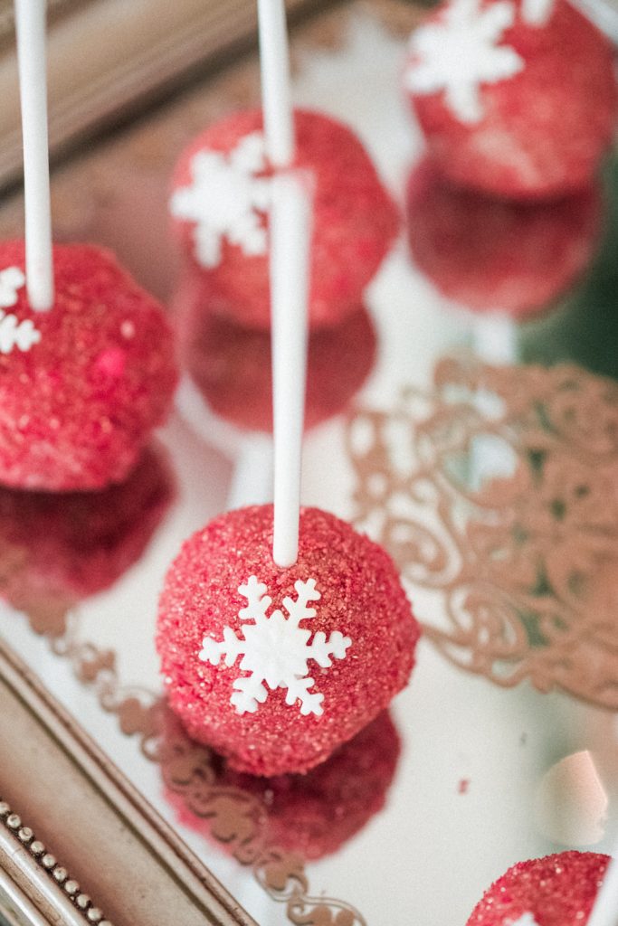 How to have a festive Christmas party 8